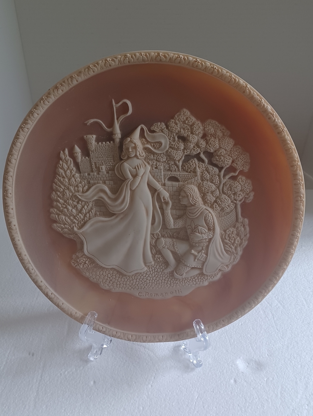 INCOLAY STONE USA Hand-crafted 1981 Limited Ed Plate of Lancelot and Guinevere